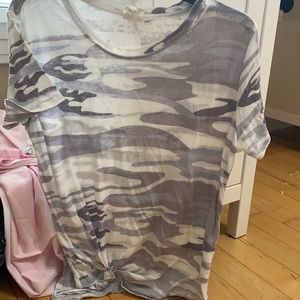 White Crow Light Blue & Gray Camouflage Short Sleeve Tee Tie Front Size Small
